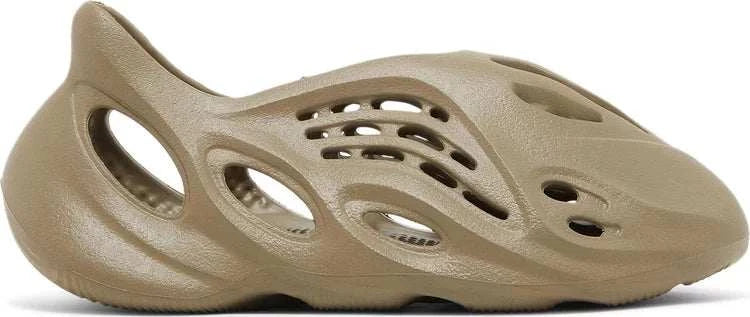 Yeezy Foam Runner Taupe slip-on shoe with lightweight foam and minimalist design