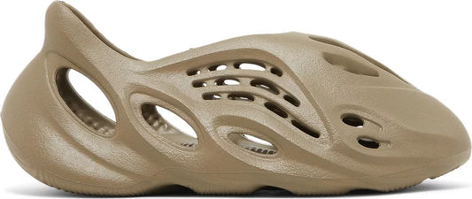 Yeezy Foam Runner Taupe slip-on shoe with lightweight foam and minimalist design